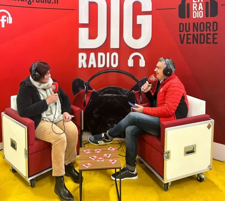 Photo de l'interview par DIG radio lors du salon Dimanche Shopping